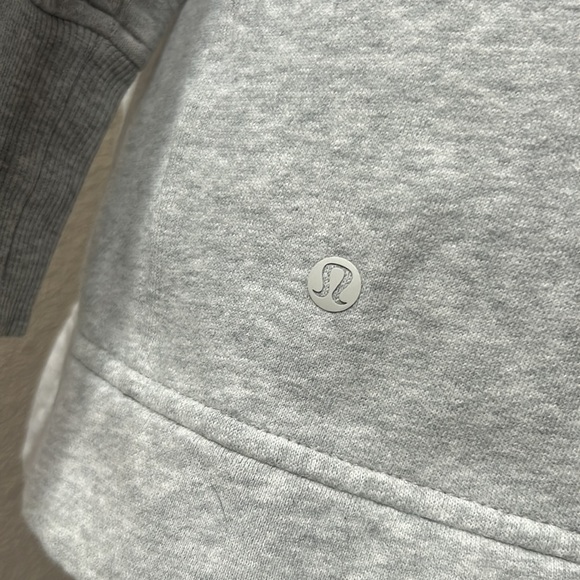🍋Lululemon Grey Long-Sleeve, side Zip - Picture 6 of 13